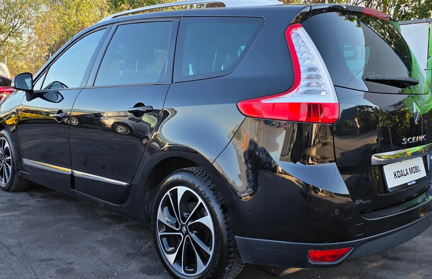 Zunanja slika - Renault Scénic - Grand Scenic dCi 130 BOSE 7 SEDEŽEV-NAVI-KAMERA-ALU PLATIŠČA - 6