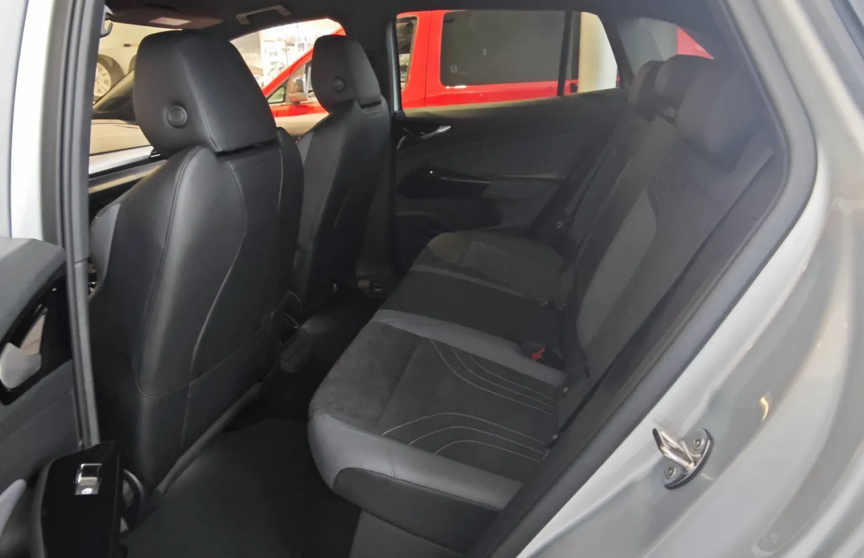 Zunanja slika - Volkswagen ID.4 - Pure Limited 52 kWh| 22600€ za podjetja| - 9
