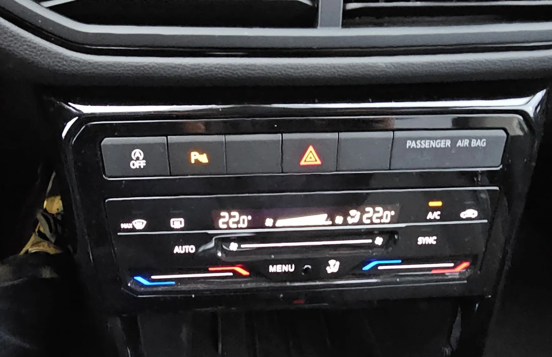 Zunanja slika - Volkswagen T-Cross - 1.0 TSI BMT 4Joy |Slovenski|1 lastnik|kot nov| - 12