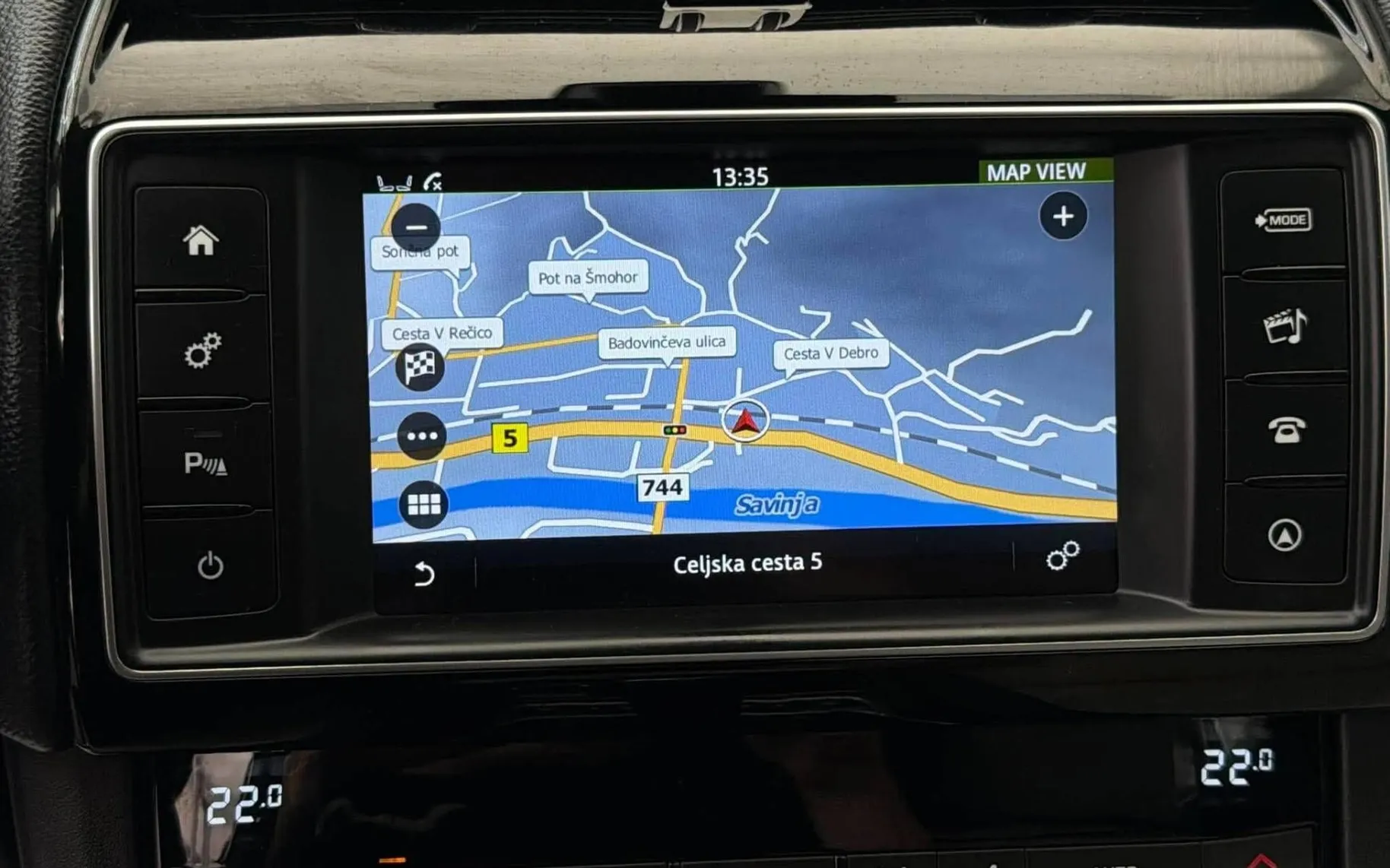 Notranja slika - Jaguar F-Pace - 2.0 D•4X4•R•FUL LED•NAVI•AMBIENT•PDC•LANE ASSIST• - 11