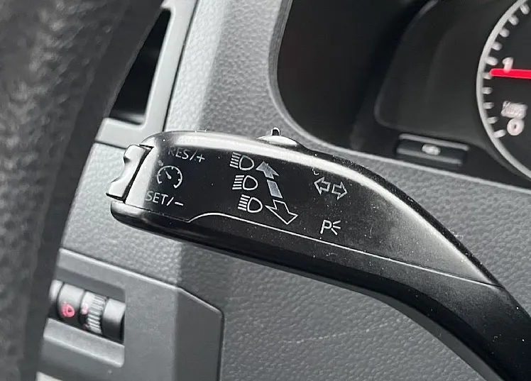 Zunanja slika - VW Transporter - N1 TOVORNO-TEMPOMAT-KLIMA-RADIO-ALU 16 COL - 10