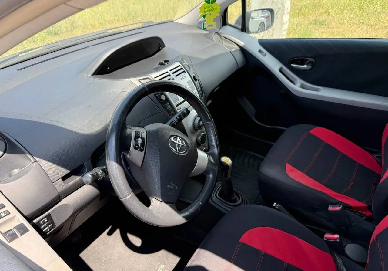 Zunanja slika - Toyota Yaris - 1.3 VVT-i... - 4