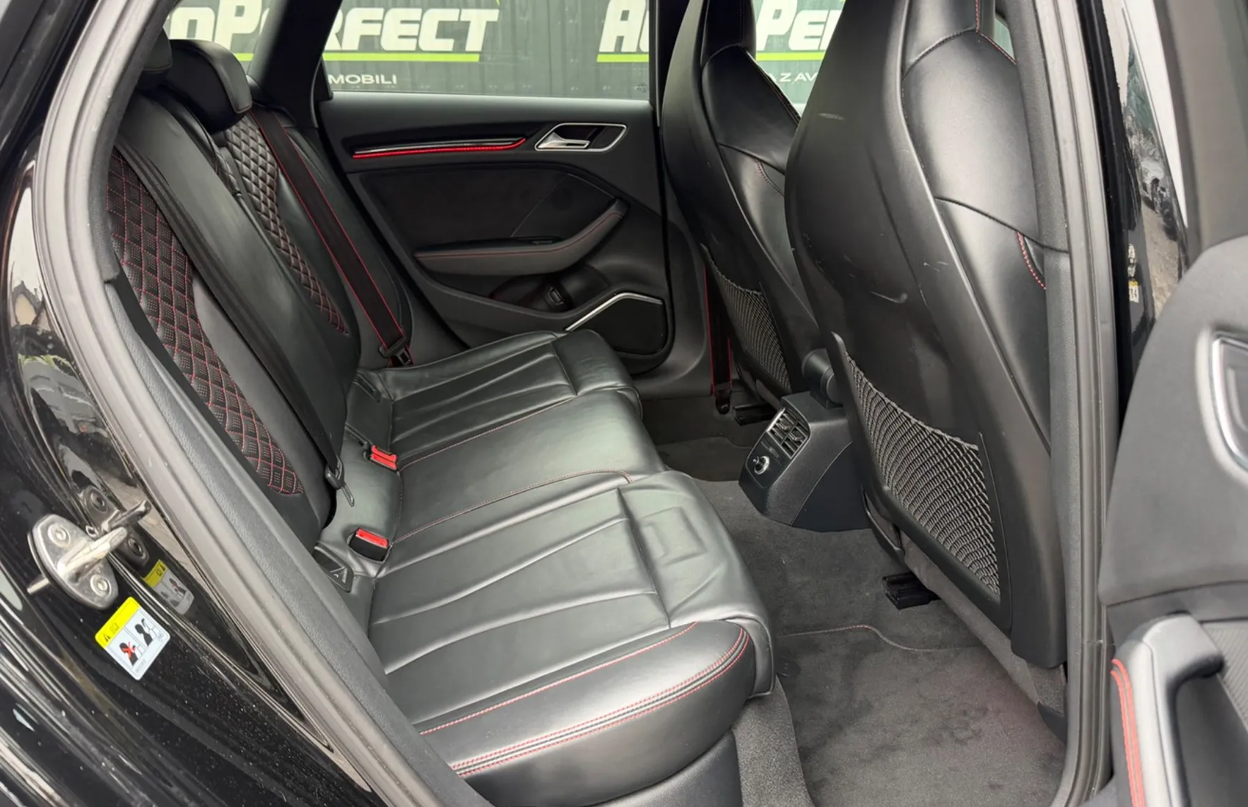 Zunanja slika - Audi S3 - R Sportback quattro 2.5 TFSI S tronic |DAZ|RS SPORT| - 17