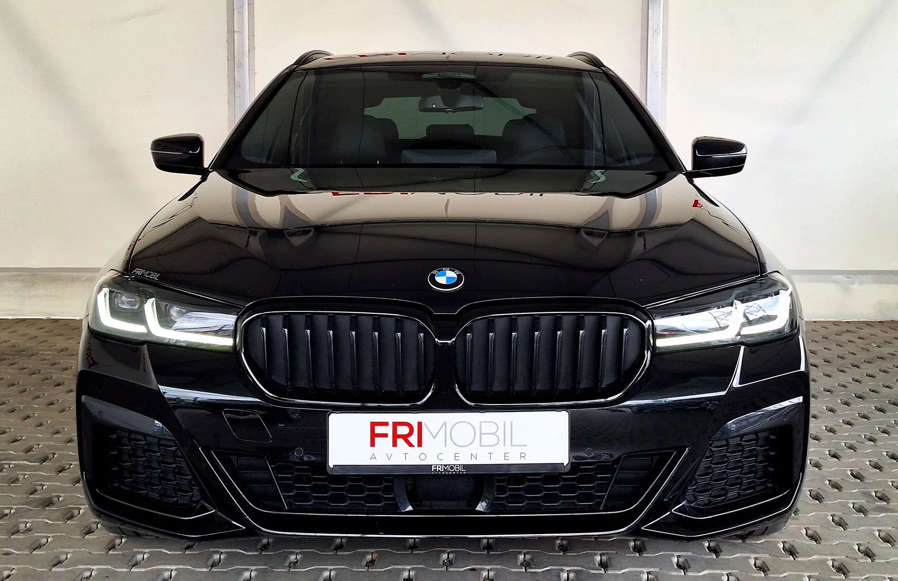 Zunanja slika - BMW Serija 5 - Touring: 530d xDrive M-SPORT•4CONTROL•AIR•AMBIENT•ACC•AL - 5