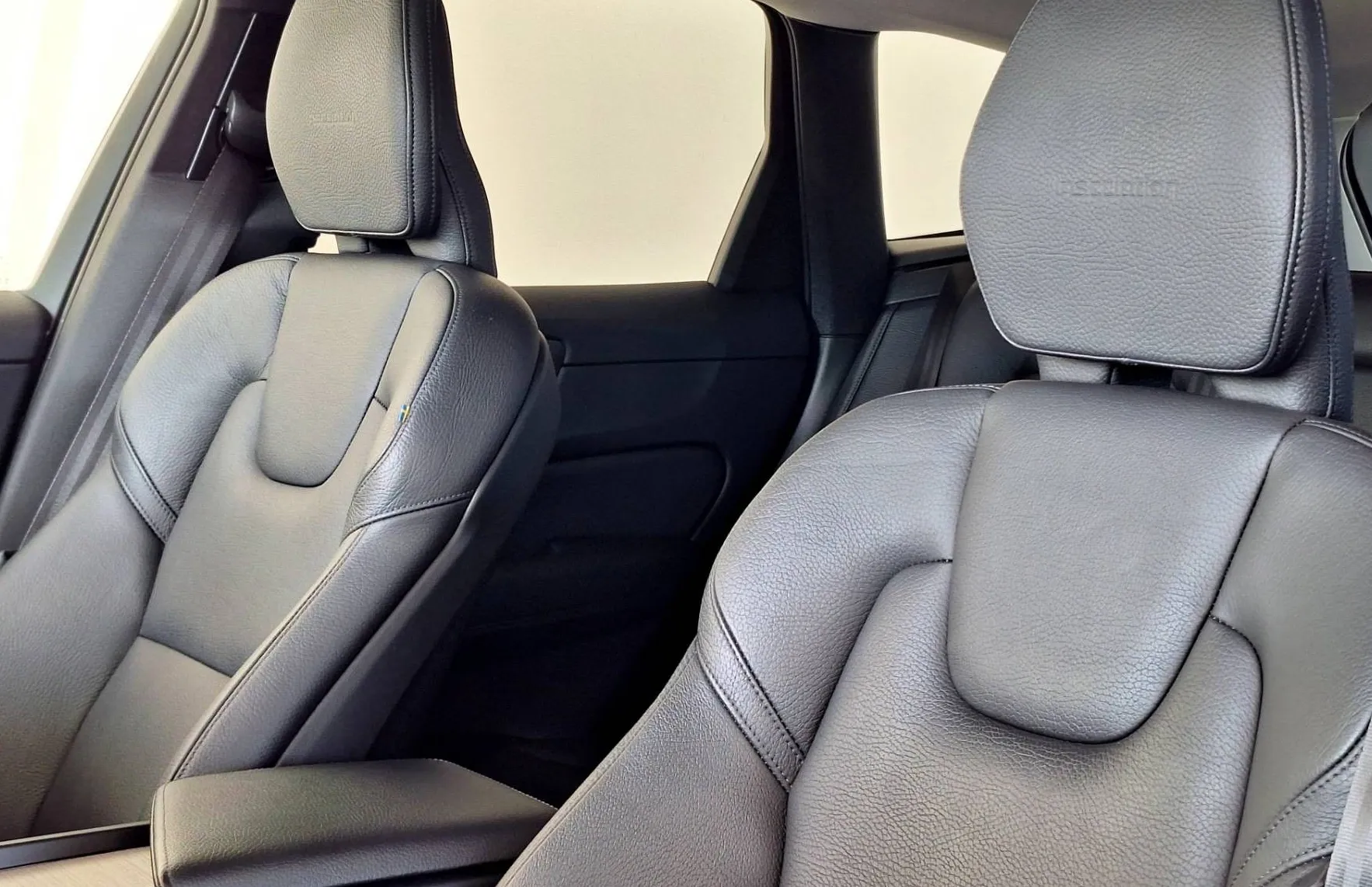 Zunanja slika - Volvo XC60 - D4 Inscription•VL.KLJUKA•MEMORY•SLOVENSKO POREKL.. - 13