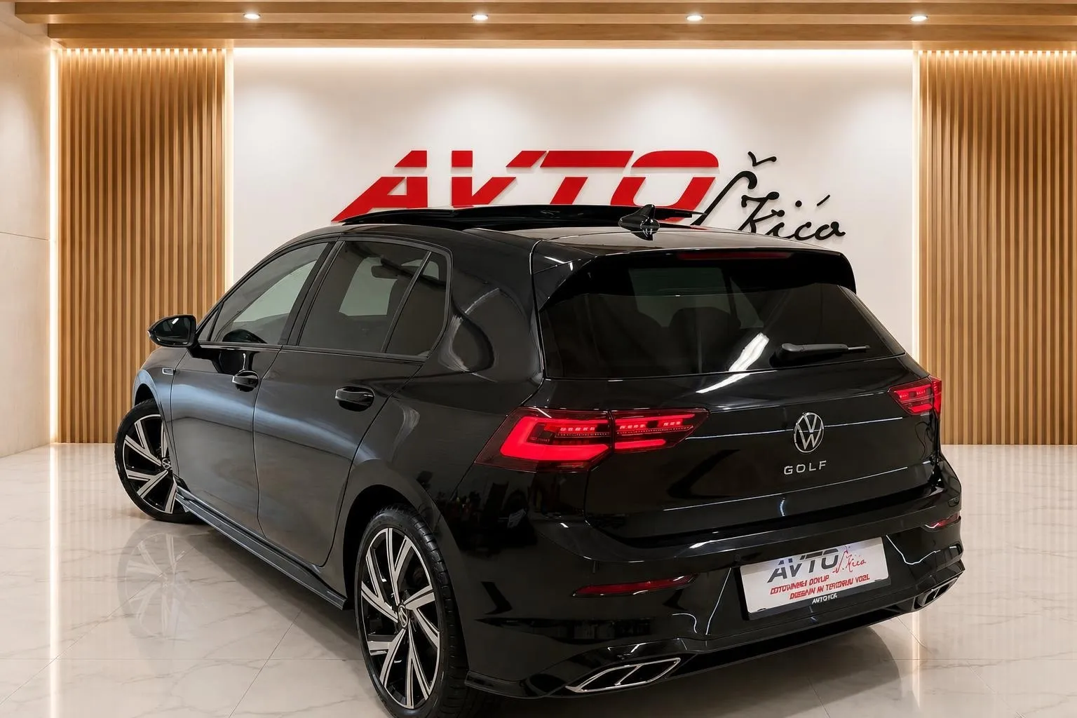 Zunanja slika - Volkswagen Golf - 2.0 TDI-R-LINE-PANORAMA-IQ-VIRTUAL-ACC-NAVI-DSG - 3