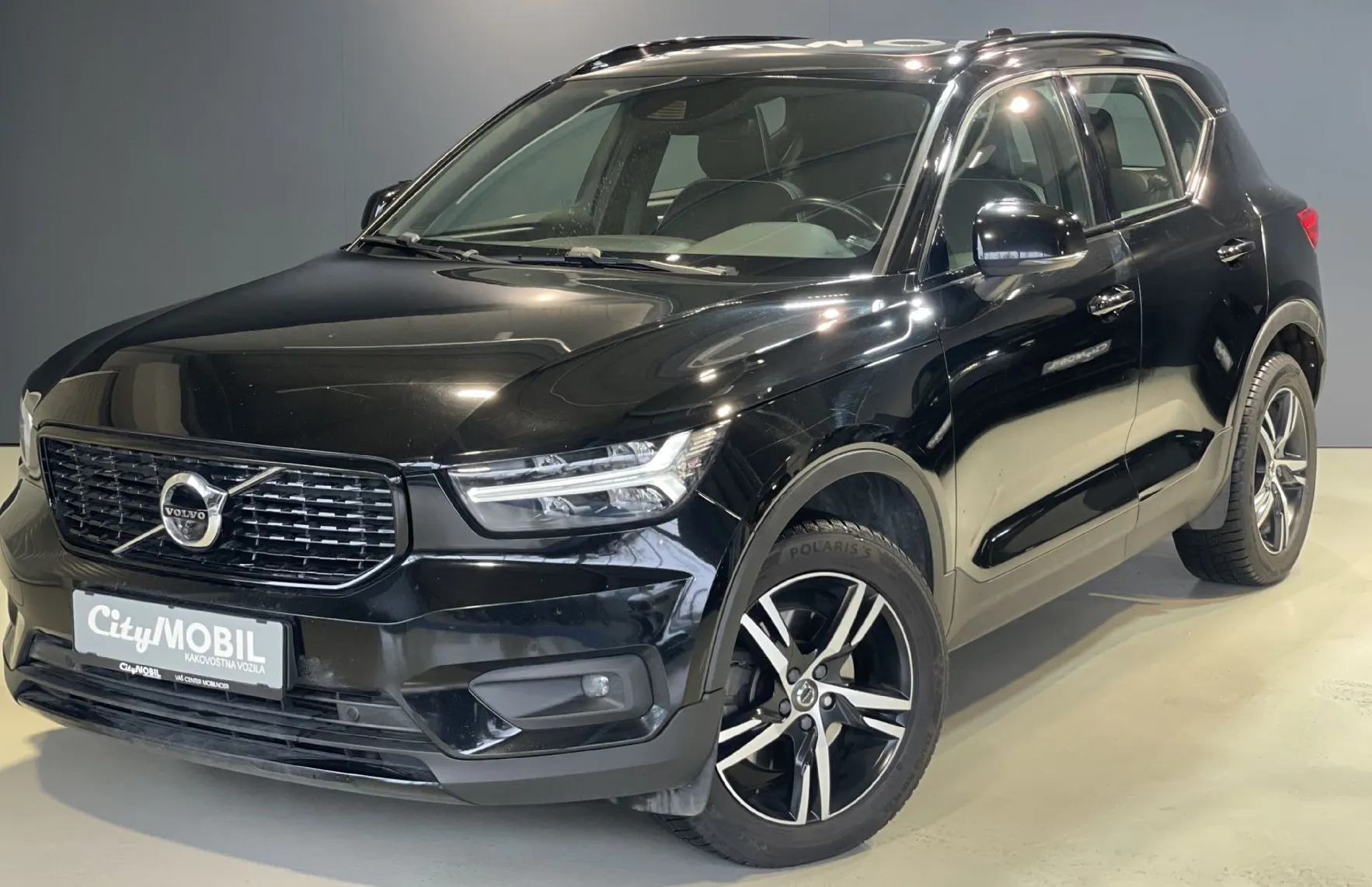 Zunanja slika - Volvo XC40 - D4-AWD-R-DESIGN-PANO-NAVI-ACC-MEMORY-HARMAN-360KAM - 1