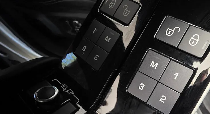 Zunanja slika - Land Rover Range Rover Velar - R-DYNAMIC P300 AWD AUT-MASAŽ-HLAJ-ACC-MEMORY-SL - 11