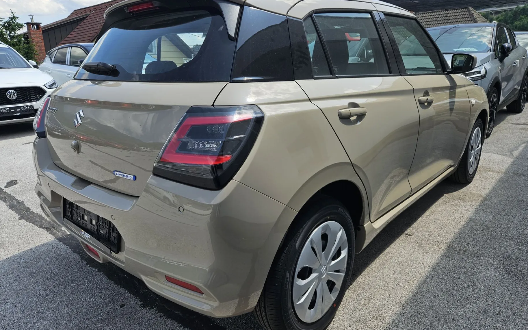 Zunanja slika - Suzuki Swift - 1.2 HIBRID COMFORT - 4
