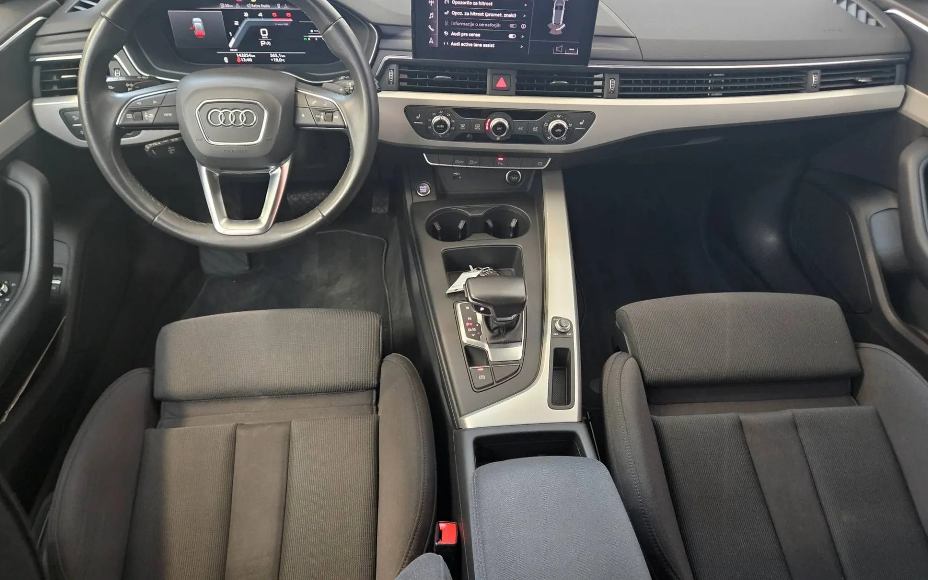Notranja slika - Audi A4 Avant - 35 TDI S tronic - 8