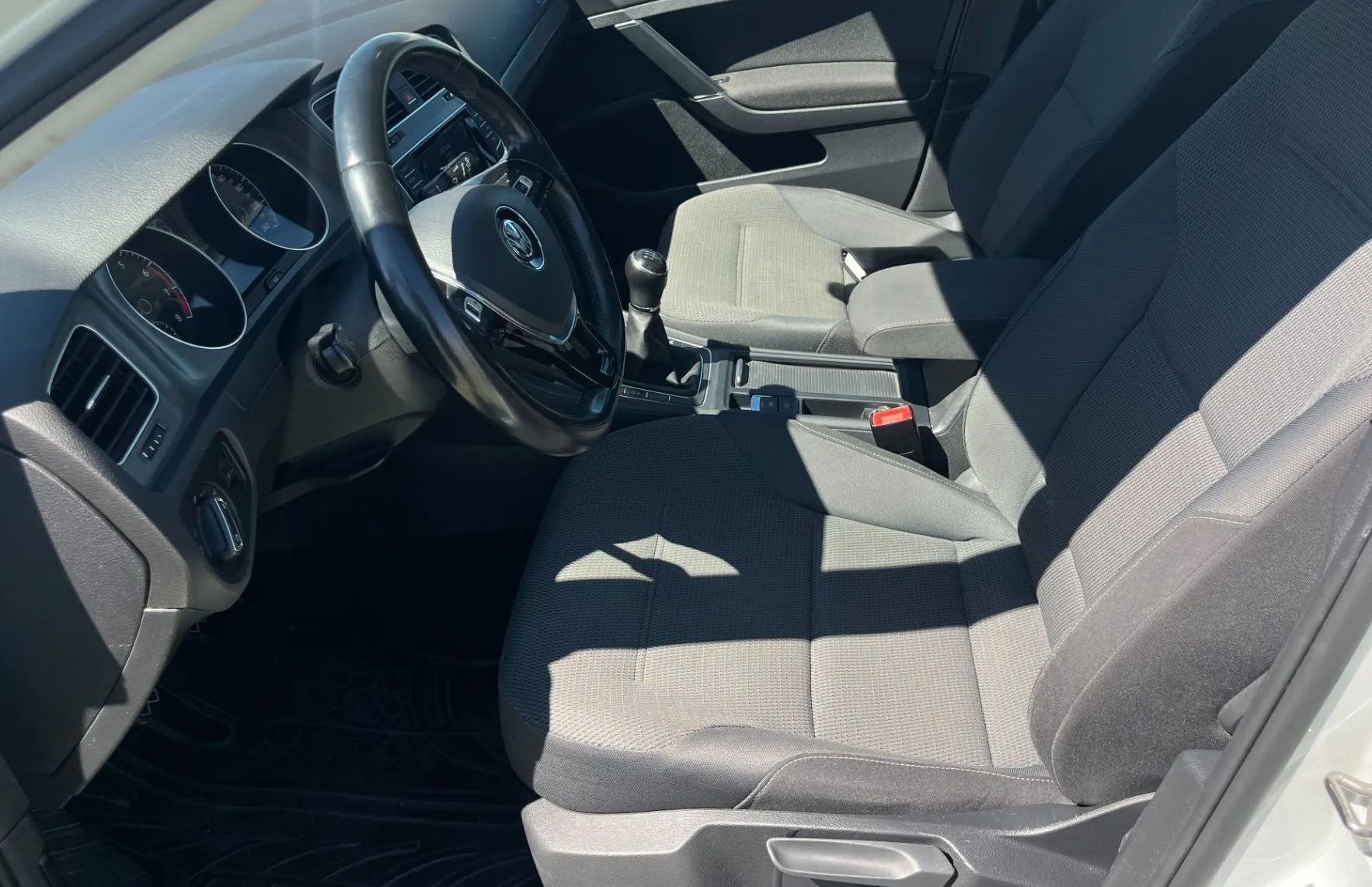 Zunanja slika - Volkswagen Golf - 1.4 TSI BMT Comfortline - 11