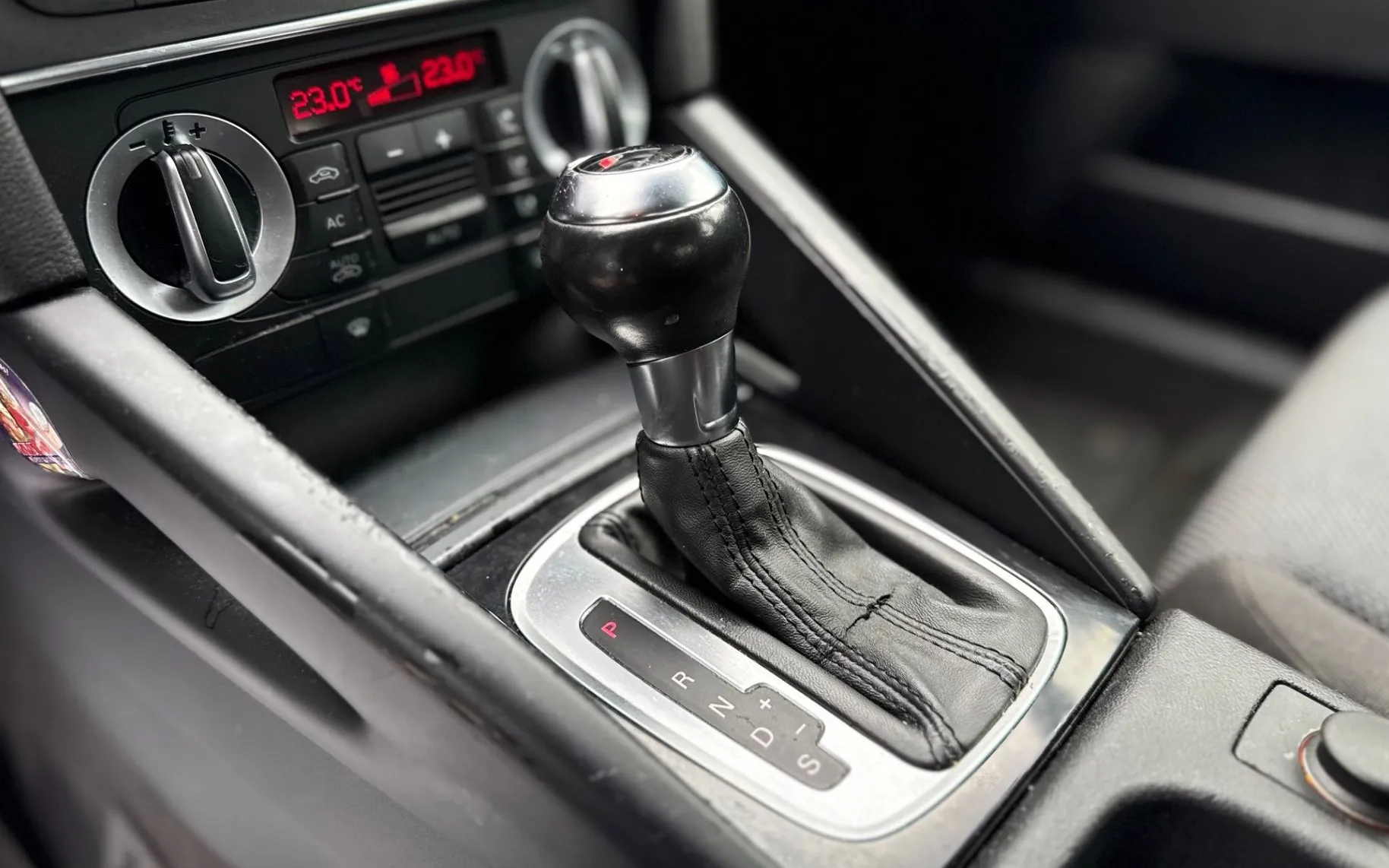 Zunanja slika - Audi A3 - 2.0 TDI AUT. SPORTBACK NAVI TEMPOMAT ALU 16 - 17