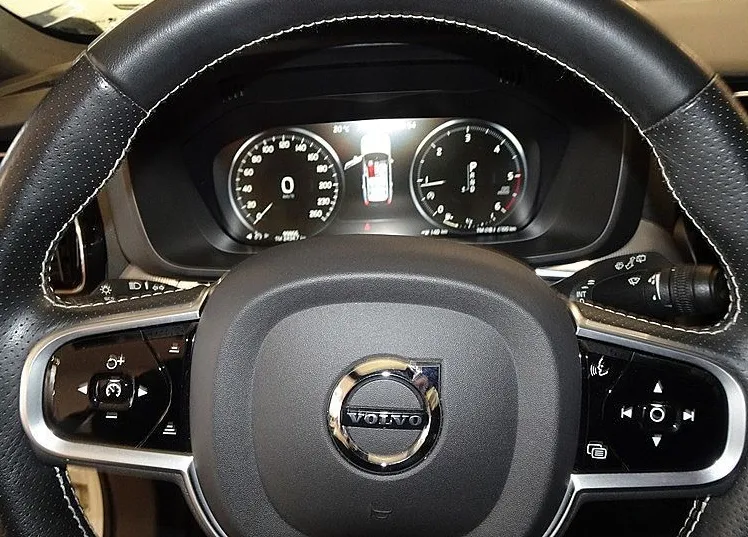 Zunanja slika - Volvo XC60 - 2.0 D4 R Design AWD -VIRTUAL -KAMERA -NAVI - 11