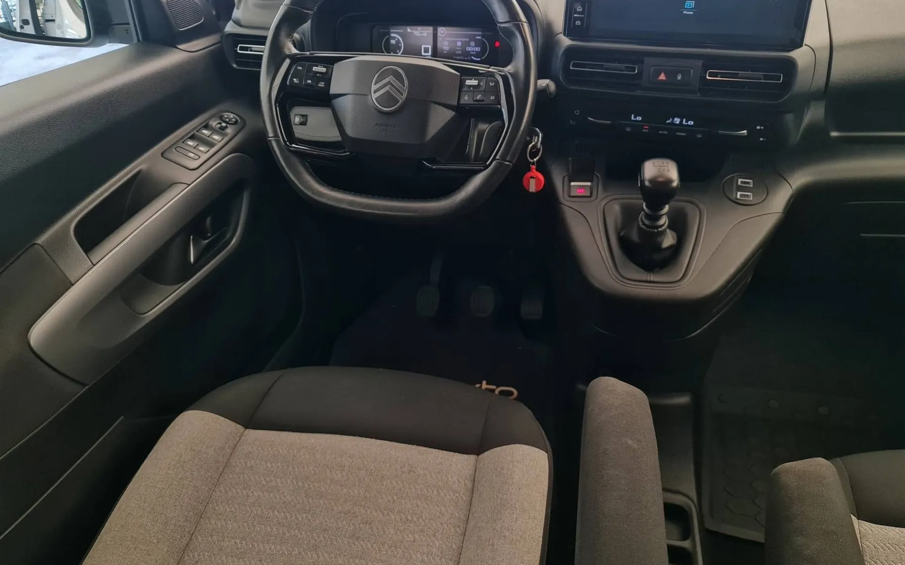 Notranja slika - Citroën Berlingo - 1.5 BlueHDi 130 Plus SLO•1 Lastnik•TOV.JAMSTVO - 10