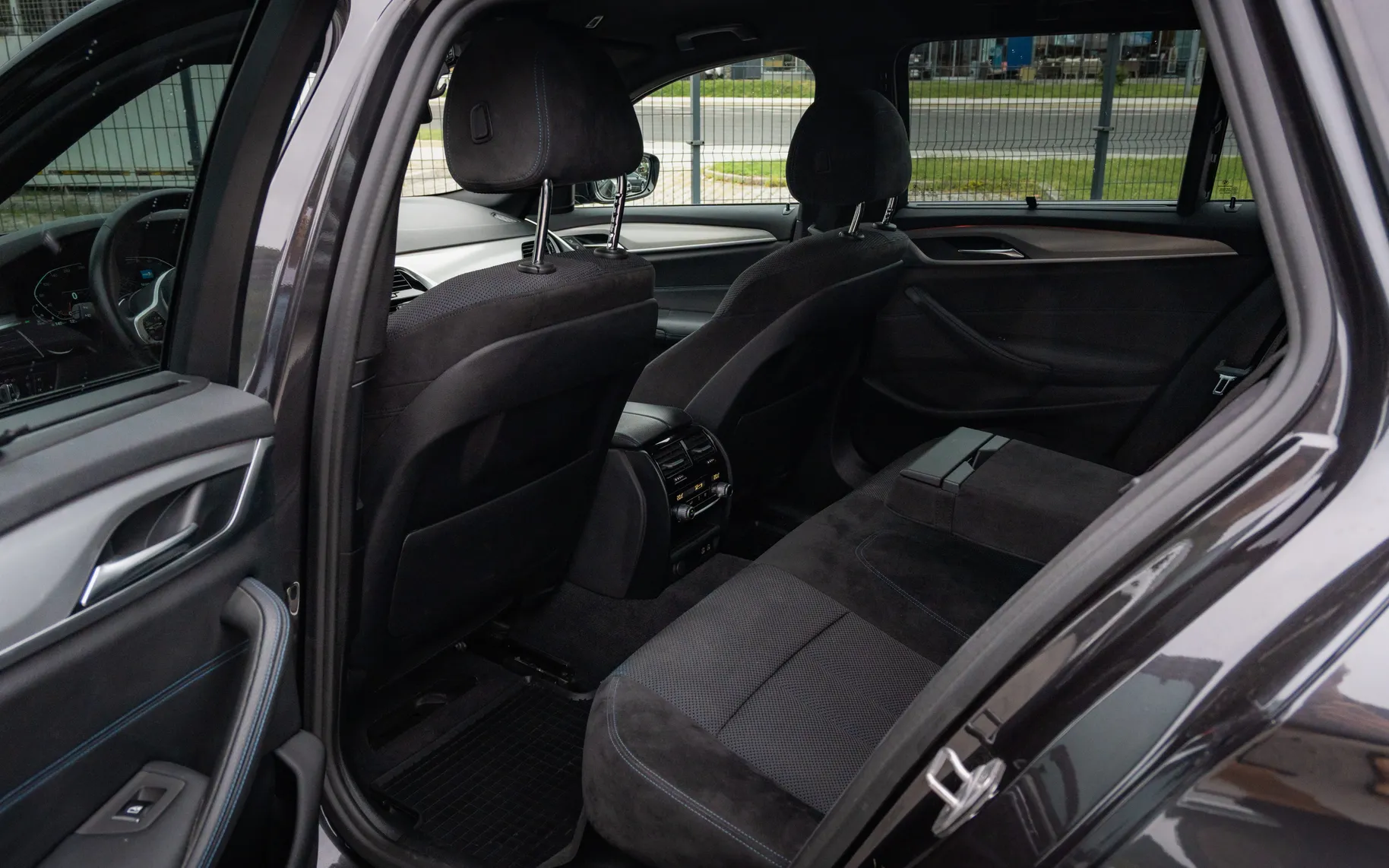 Notranja slika - BMW Serija 5 - 520d xDrive Touring Avt. - 8