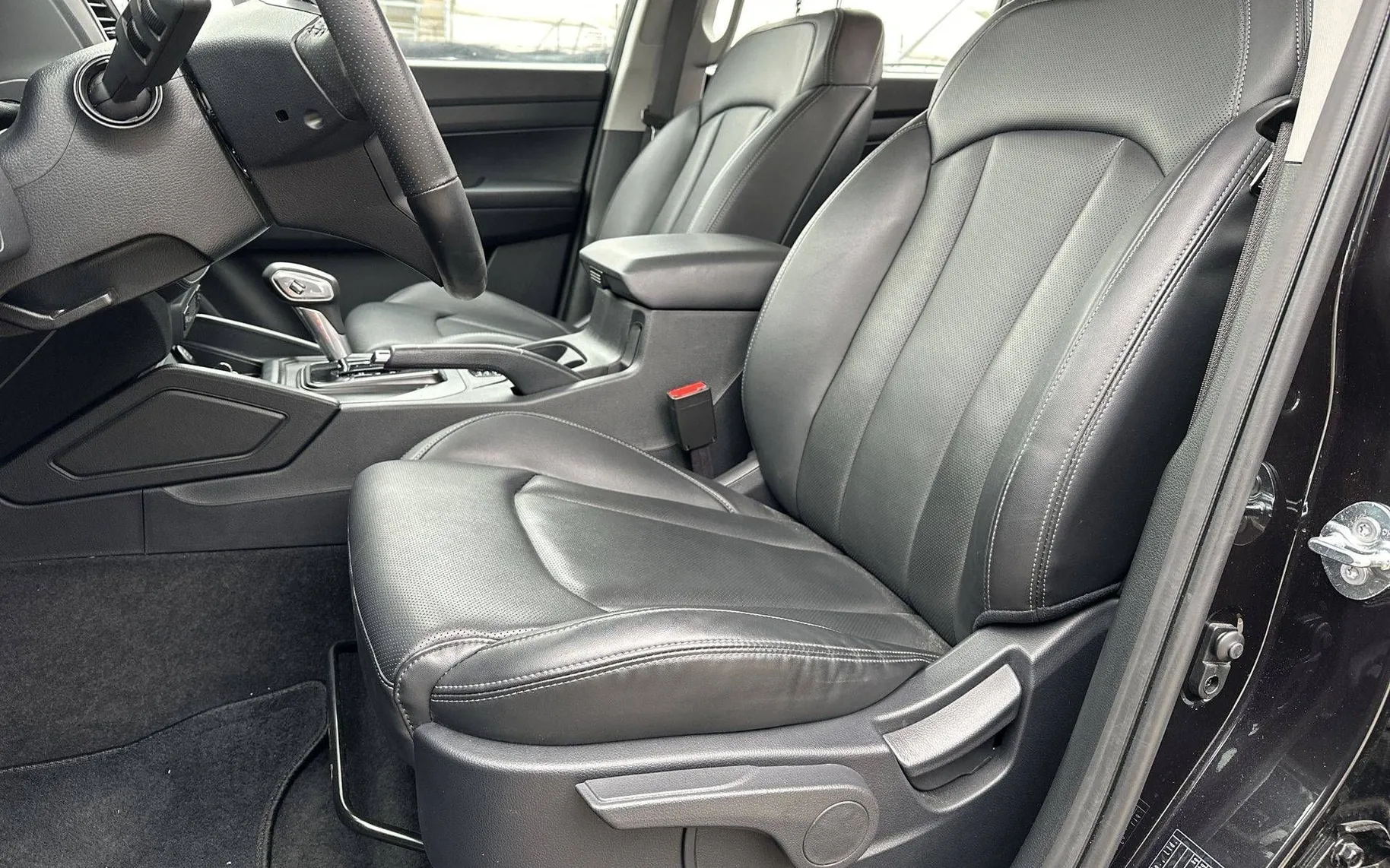 Notranja slika - SsangYong Musso - Grand 2.2 XDi Ultimate 4WD AT... - 10
