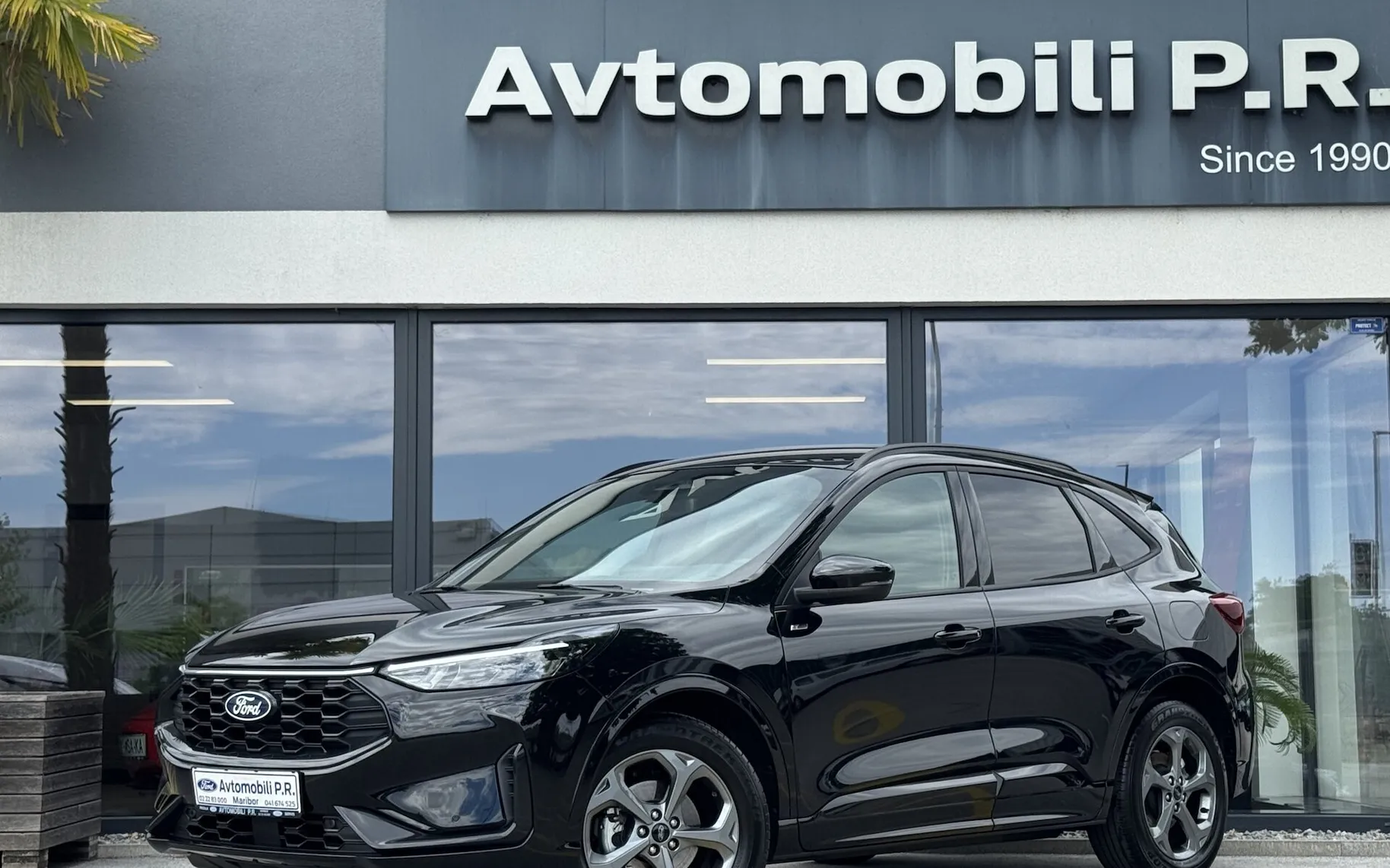 Zunanja slika - Ford Kuga - 1.5 EcoBoost ST-LINE AVT 186KM SLO FULL LED NAVI - 1