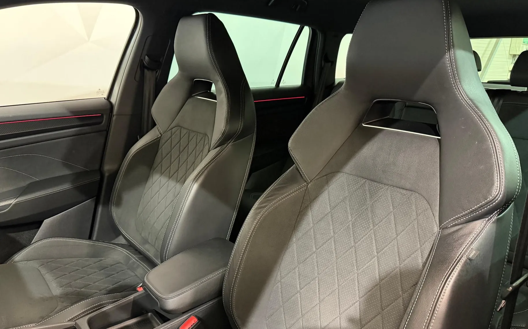 Notranja slika - Škoda Kodiaq - 2.0 TDI-4X4-SPORTLINE-DSG-ACC-VIRTUAL-KAMERA-NAVI - 11