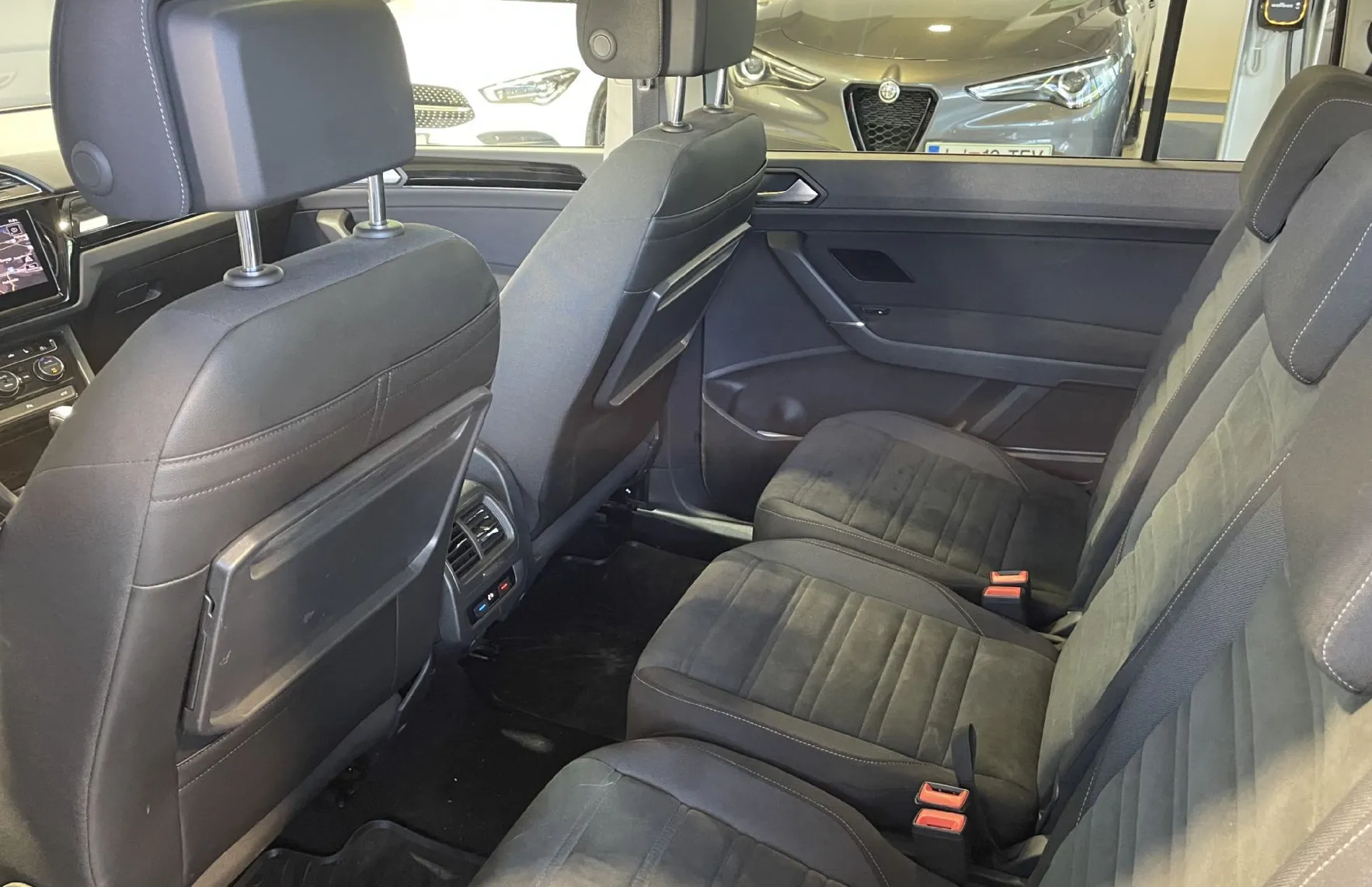 Zunanja slika - VW Touran - PANORAMA-NAVIGACIJA-ALCANTARA-GRETJE-DSG-ALU-LED - 12