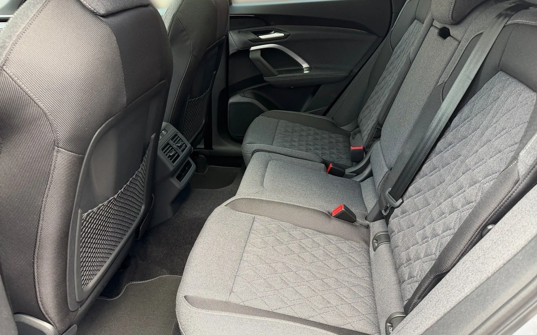 Notranja slika - Audi Q5 Sportback - TFSI quattro 150kW - 11