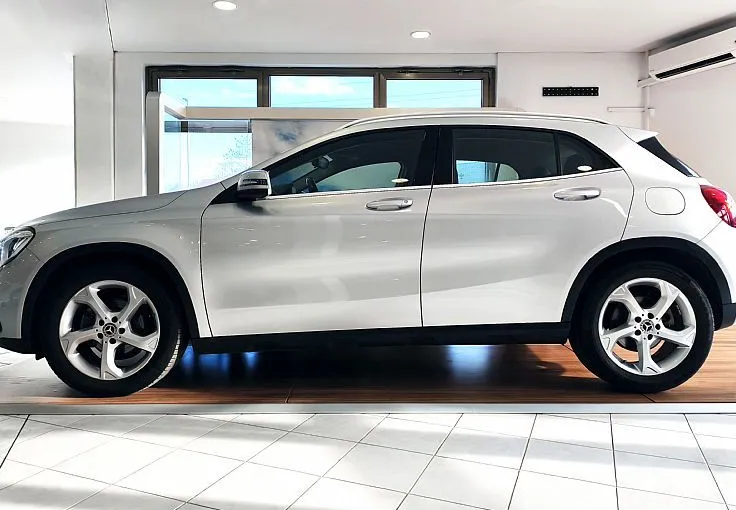 Zunanja slika - Mercedes-Benz GLA-Razred - 180 7DCT-NAVI-KAMERA-DAB-FULL LED-WINTER-VIDEO - 3