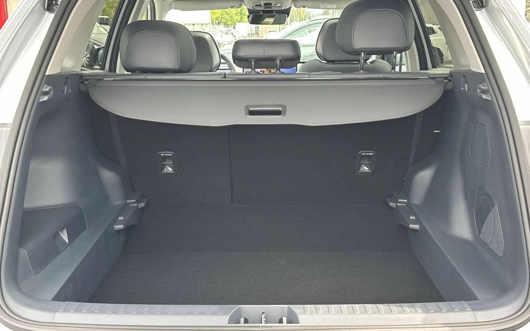 Notranja slika - Geely StarRay EM-i - Plug-In Hybrid 1.5 Max Avt - 12