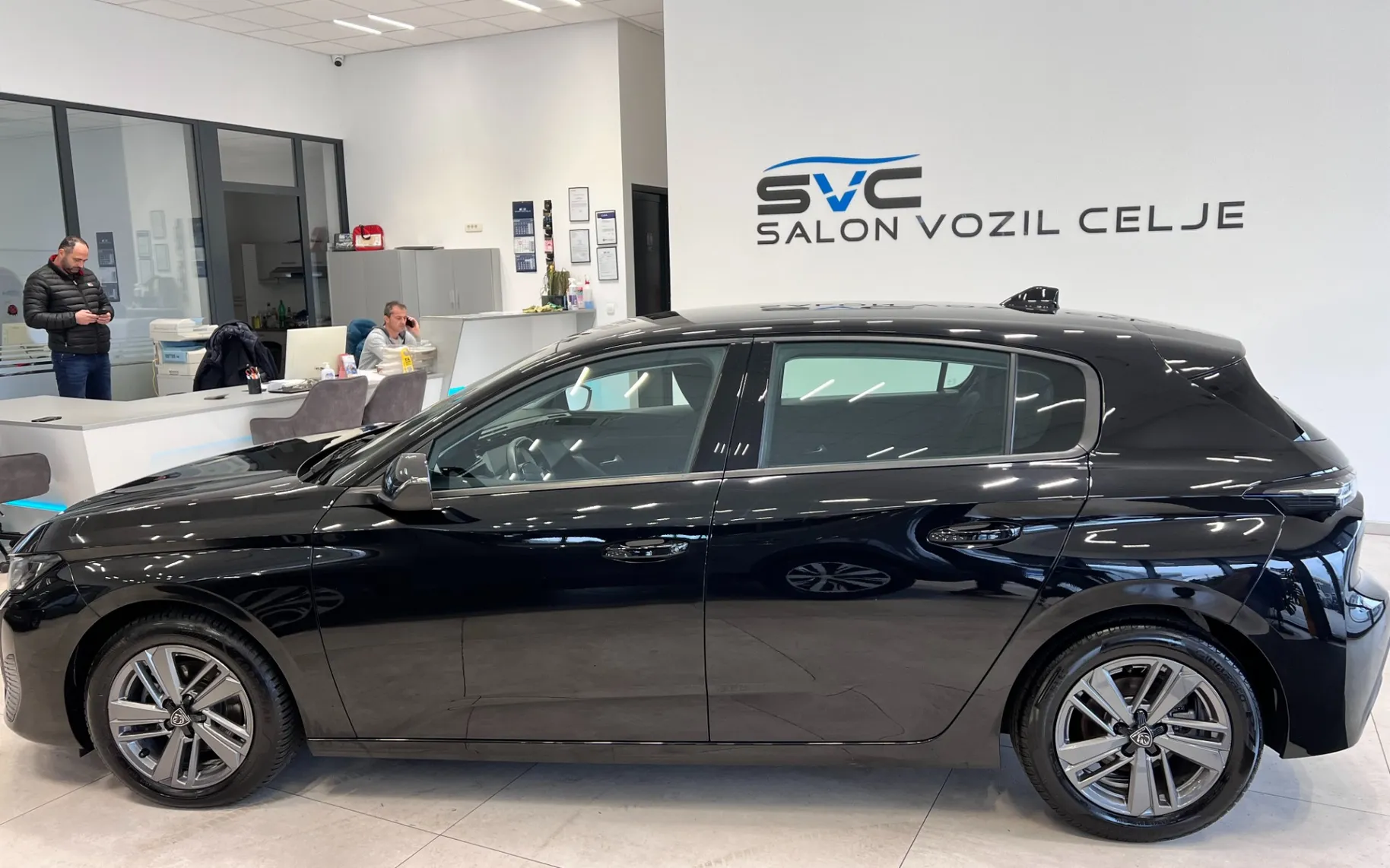 Zunanja slika - Peugeot 308 - 1.2-130KM-AUT-FULL-LED-VIRTUAL-PDC-NAVI-KEYLESS - 3