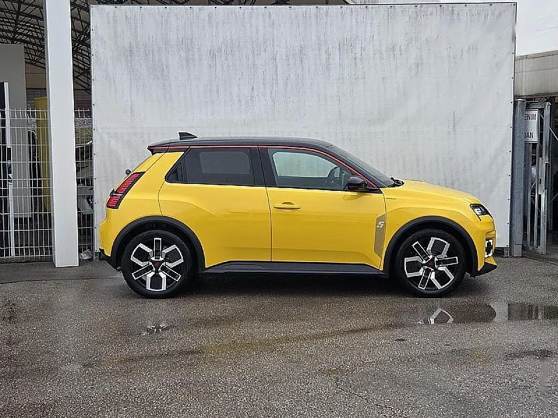 Zunanja slika - Renault 5 E-Tech Electric - Techno EV40 + Paket Zima Udobje-Vožnja Parkiran - 5