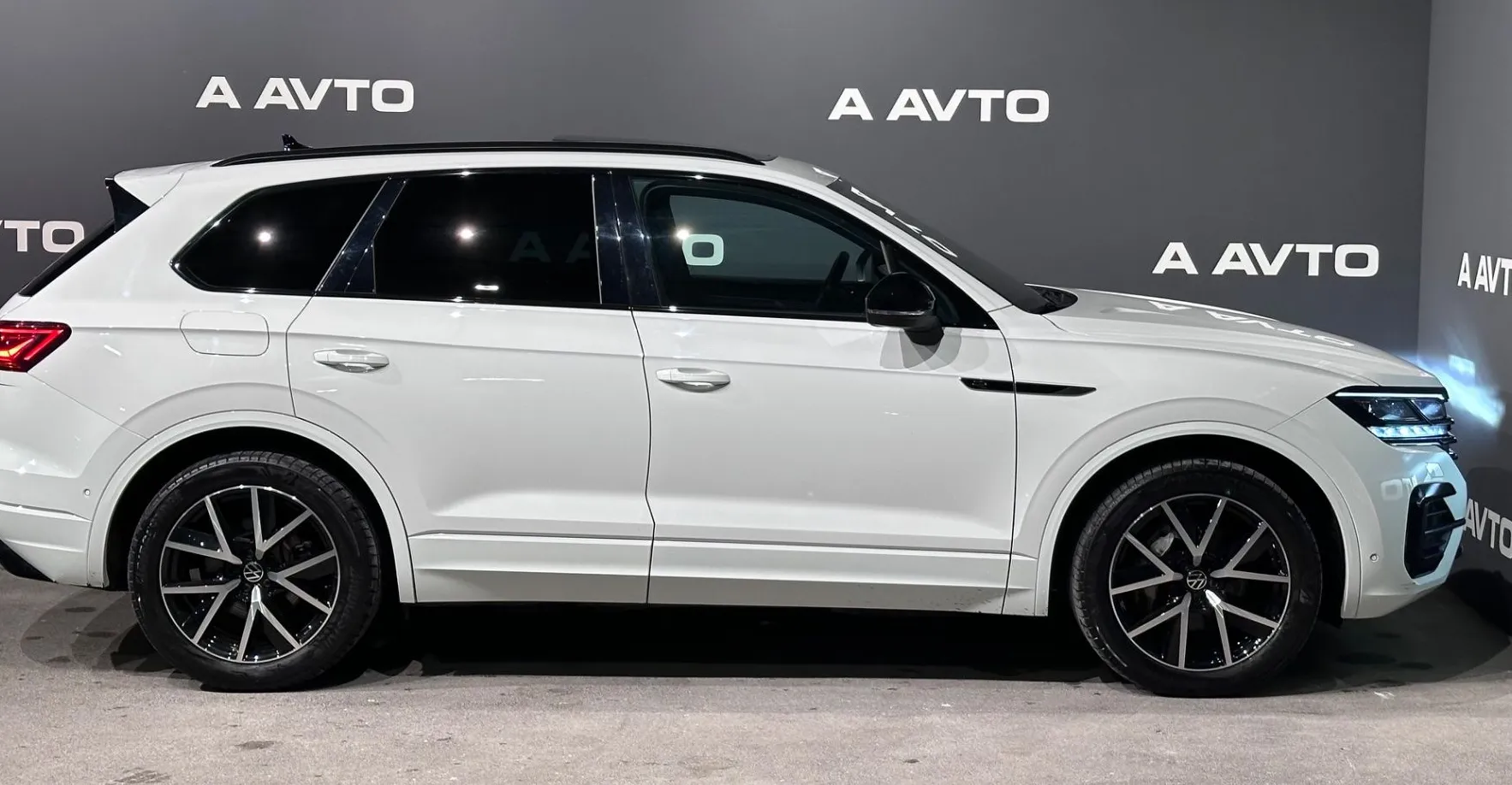 Zunanja slika - Volkswagen Touareg - 4motion V6 TDI BMT R-Line Tiptronic-VK-ZRAČNO-PANO - 3