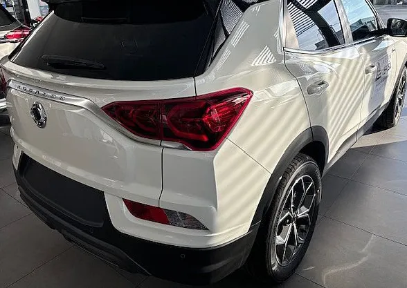 Zunanja slika - SsangYong Korando - 1.5 T-GDI Premium 4WD M T - 3