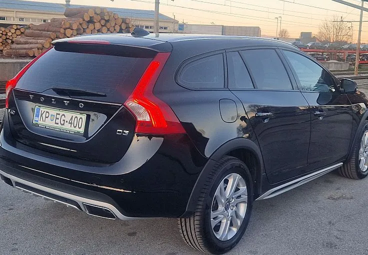 Zunanja slika - Volvo V60 Cross Country - D3 + MAX ZGODOVINA + BREZ POLOGA TUDI ZA TUJCE - 6