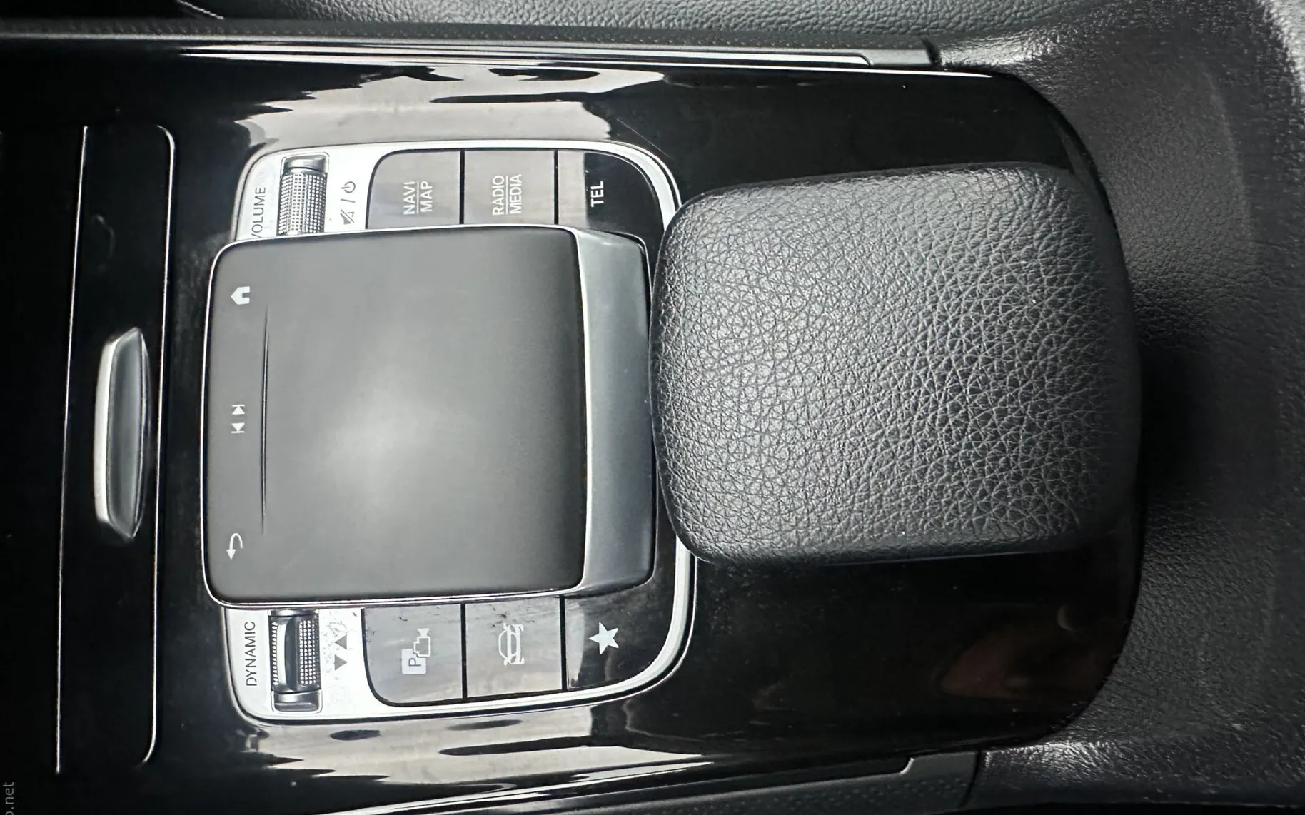 Zunanja slika - Mercedes-Benz GLB-Razred - GLB 200 d.KAMERA.USNJE.ACC.LED.NAVI.SAMO 137.000KM - 22