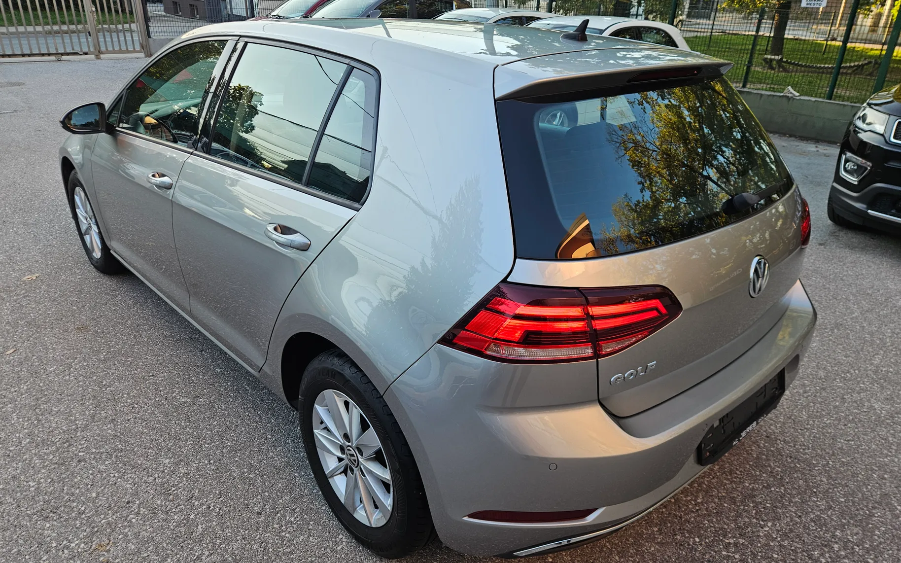 Zunanja slika - Volkswagen Golf - 1,6 TDI BMT Comfortline - 4
