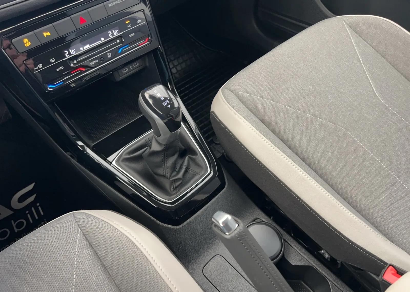 Zunanja slika - Volkswagen T-Cross - 1,0 TSI BMT - 12