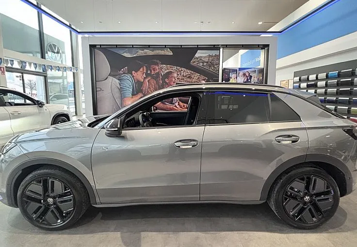 Zunanja slika - Volkswagen T-Roc - R-Line Black Style 1.5 eTSI DSG - 3