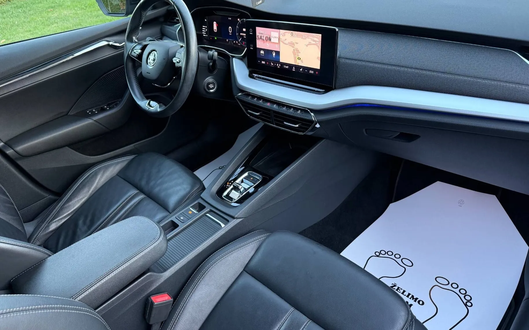 Notranja slika - Škoda Octavia - Combi 2.0 TDI Sport LineDSG-1 LASTNICA-VIRTUAL-LED - 10