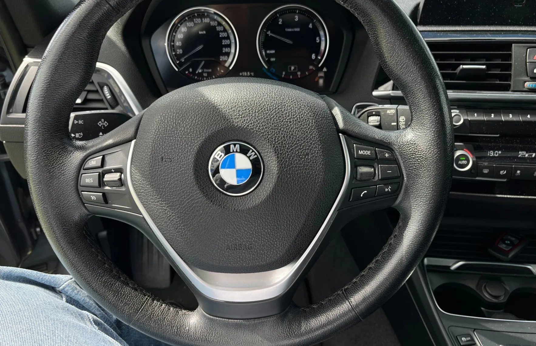 Zunanja slika - BMW Serija 1 - : 116d Sport Line AVT. LED. PANO. 2X PDC. TEMPOM. - 14
