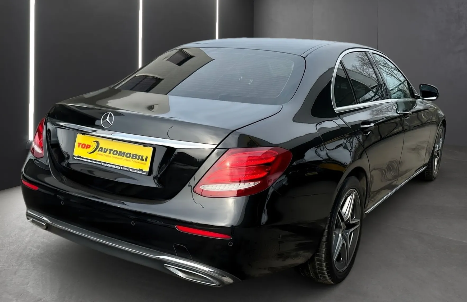 Zunanja slika - Mercedes-Benz E-Razred - E 220d FULL LED TEMPOMAT NAVI 360 KAMERA PDC - 8