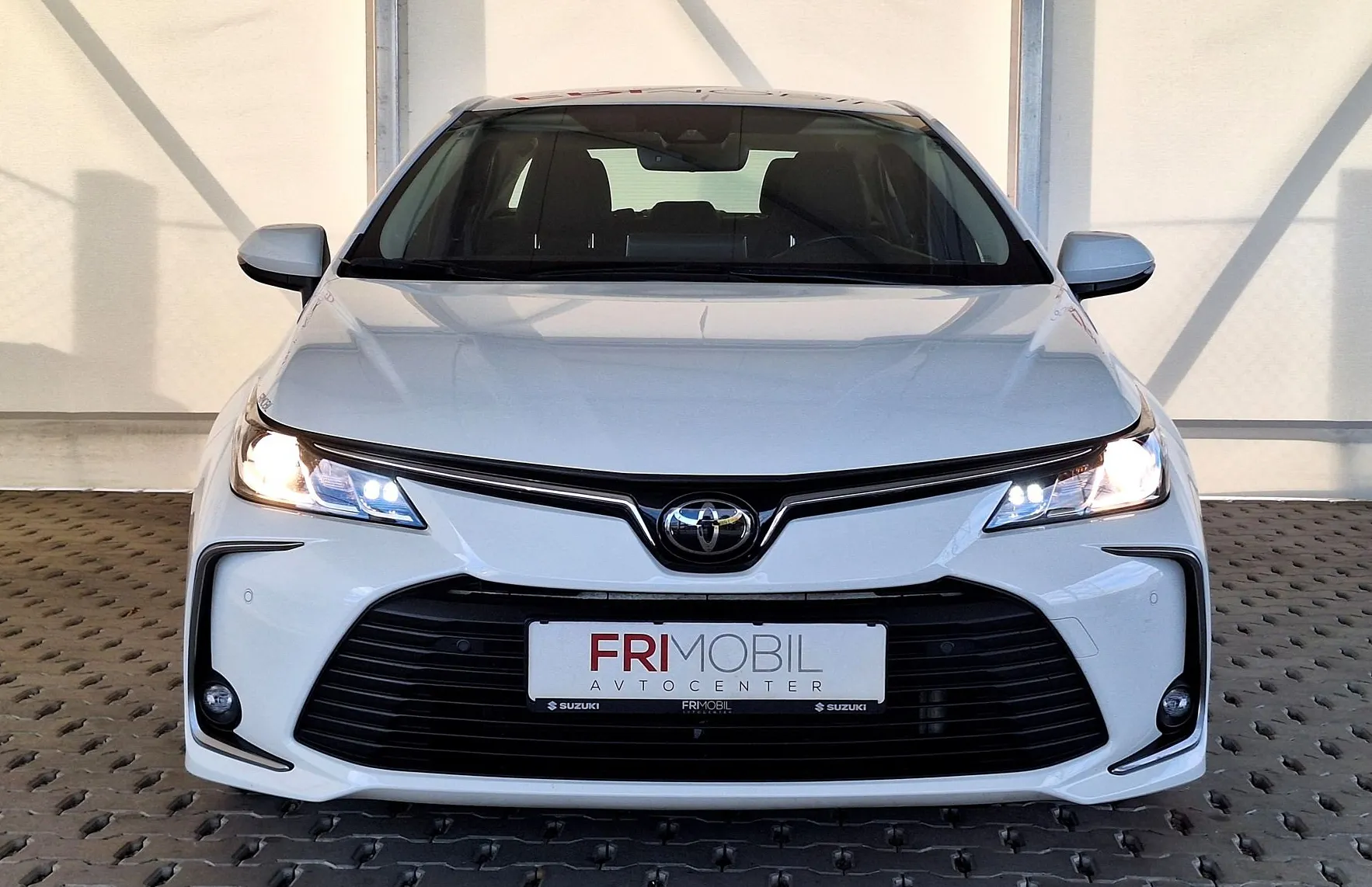 Zunanja slika - Toyota Corolla - 1.5 VVT-i Luna Park - 5