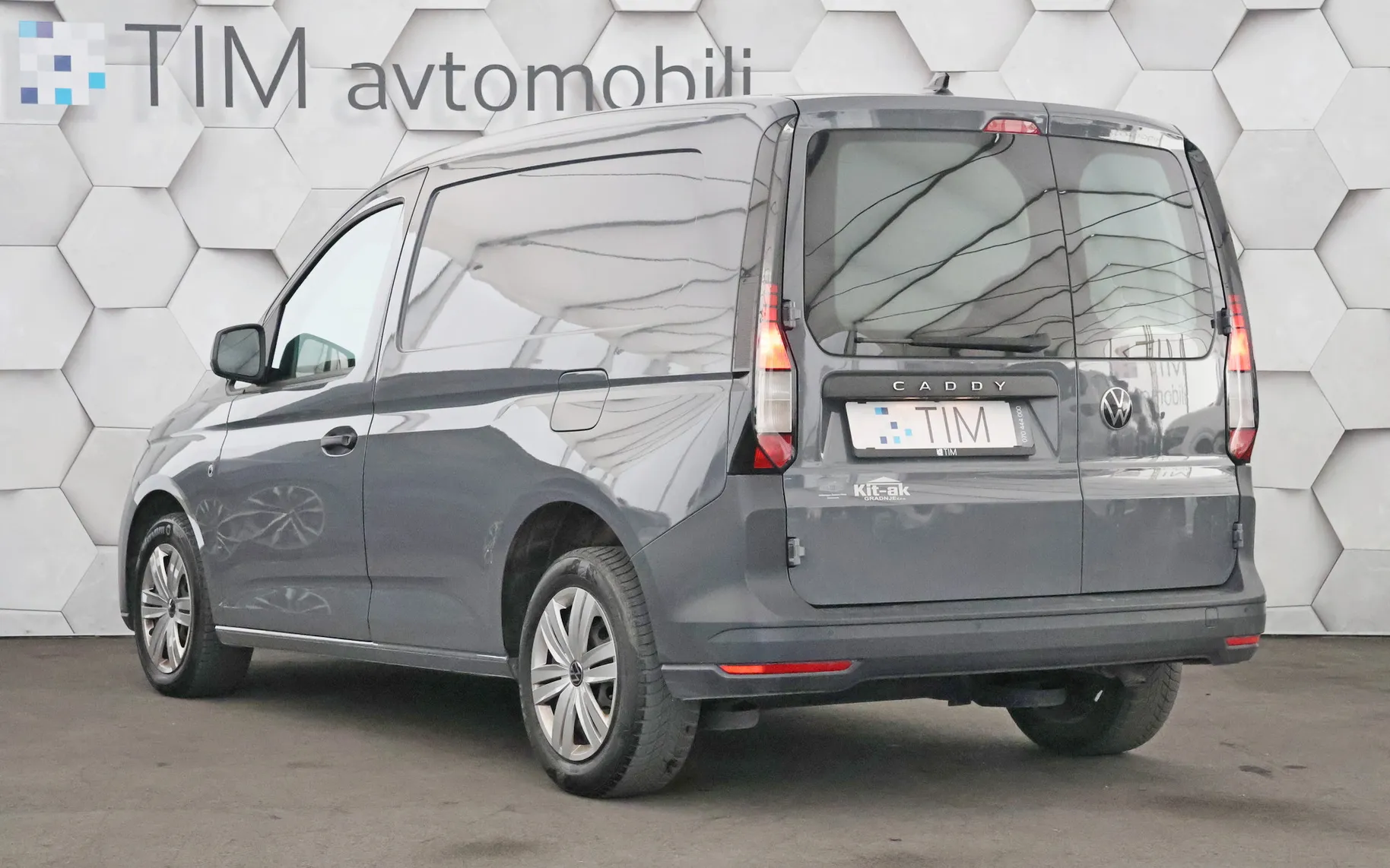Zunanja slika - Volkswagen Caddy - 2.0 TDI 102KM - 4