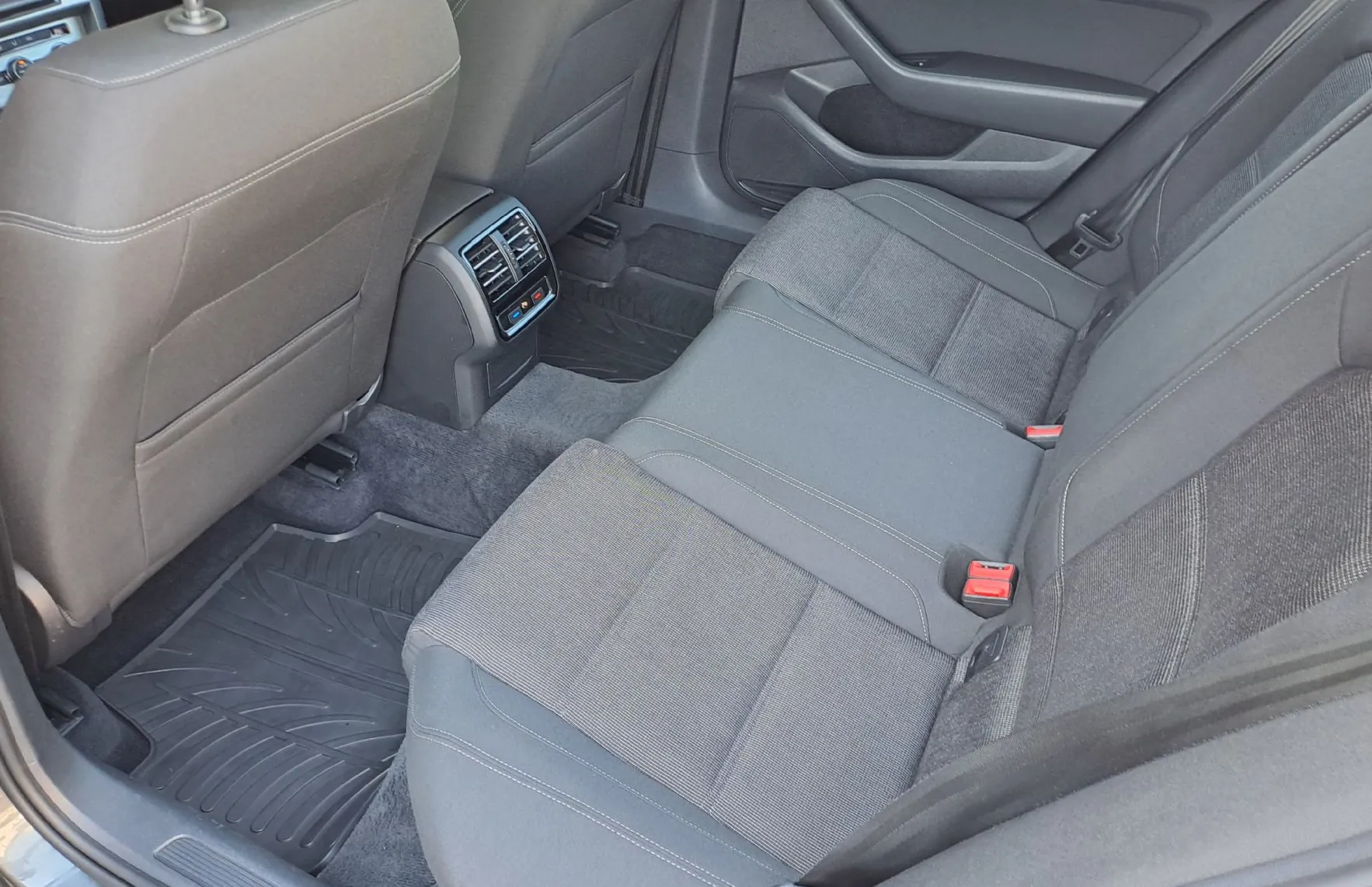 Zunanja slika - Volkswagen Passat - Variant 2.0 TDI BMT Comfortline - 10