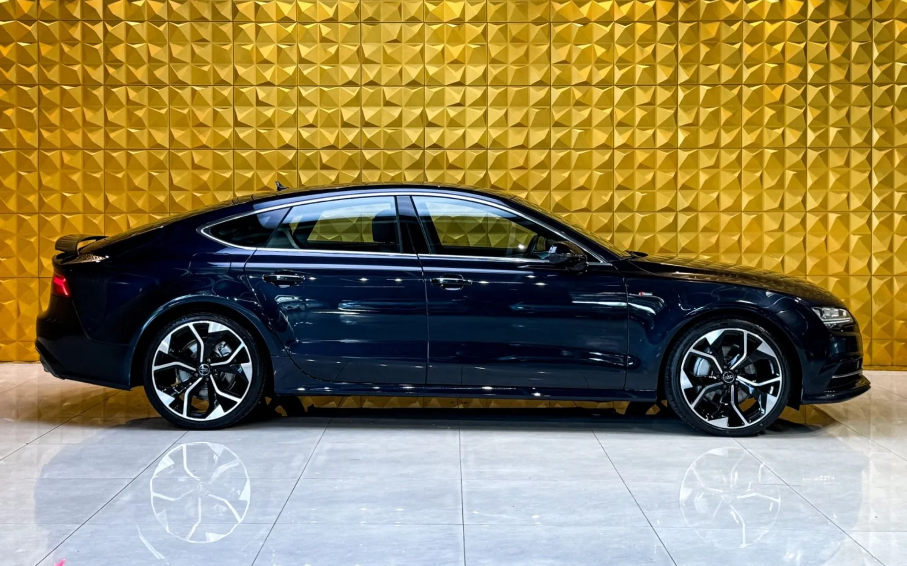 Notranja slika - Audi A7 - 3.0 TDI Quattro AUT. S Line-MATRIX-F1 - 11