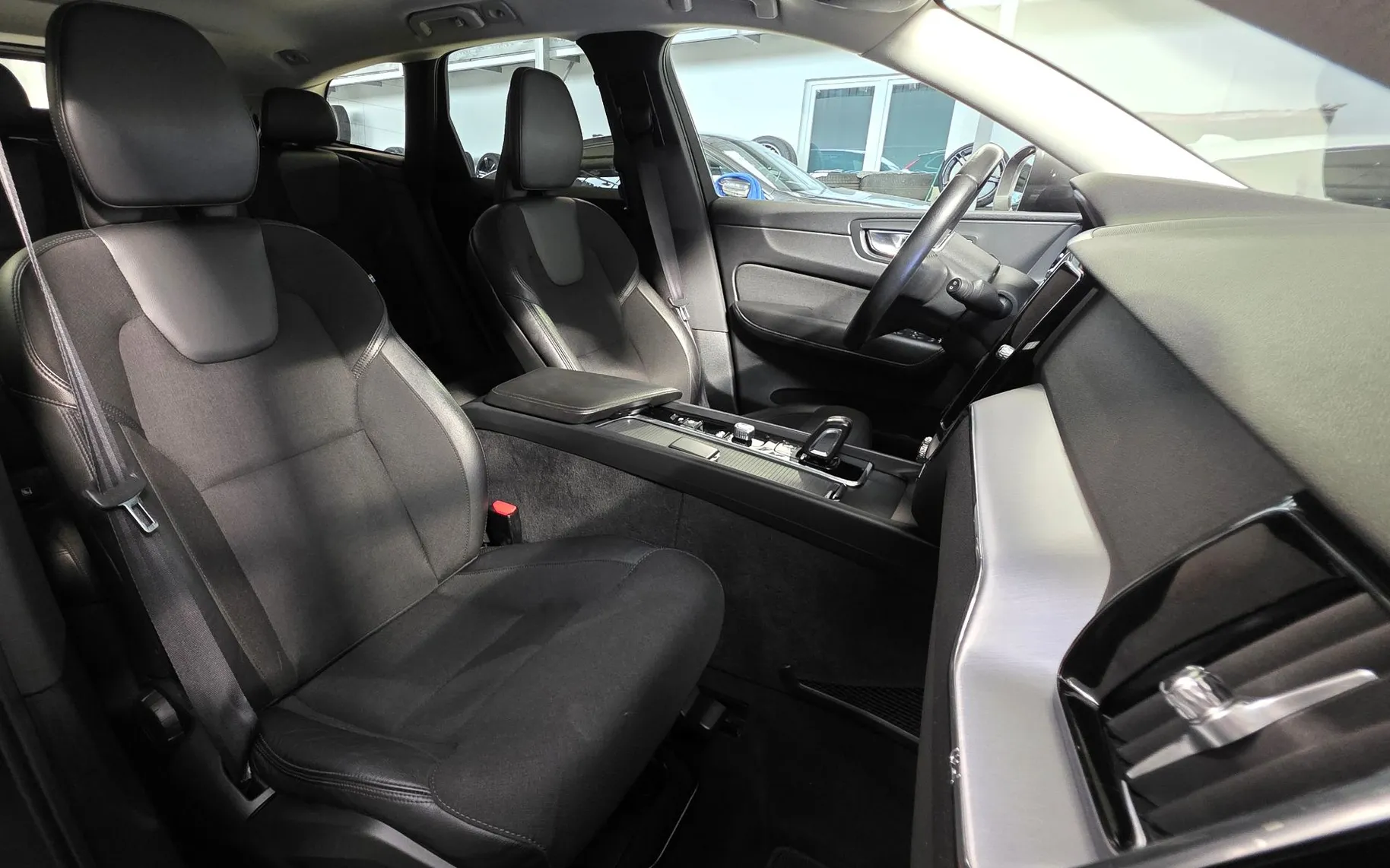 Zunanja slika - Volvo XC60 - B4D AWD Avt. VIRTUAL NAVI LED ACC KAM LANE - 18
