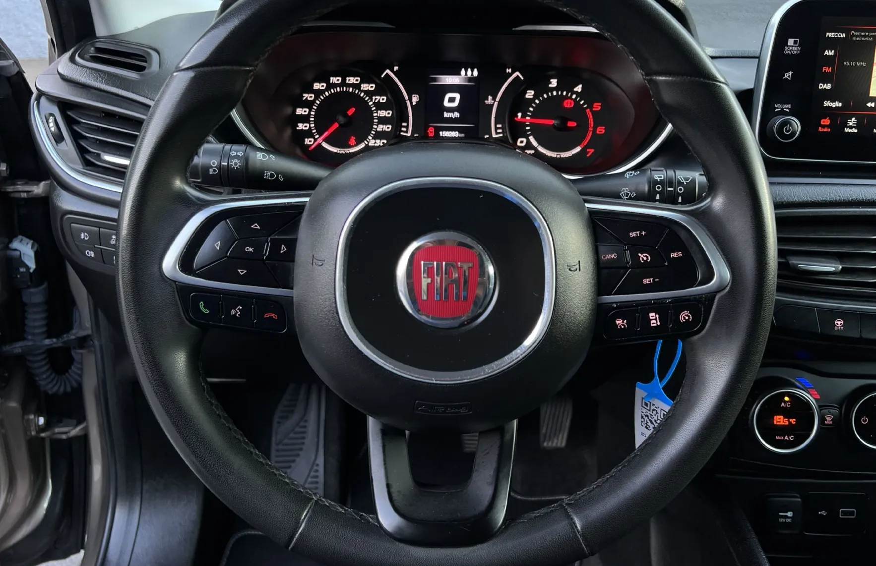 Zunanja slika - Fiat Tipo - 1.3 Multijet 16v od 1 lastnika  garancija - 15