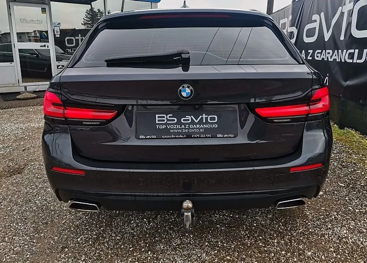 Zunanja slika - BMW Serija 5 - Touring: 520d AUT. -HEAD UP-VL-KLJUKA-MODEL 2021-KAMERA - 6