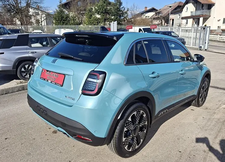 Zunanja slika - Fiat 600 - 1.2 T3 Hybrid E-DCT6 145 La Prima - 4