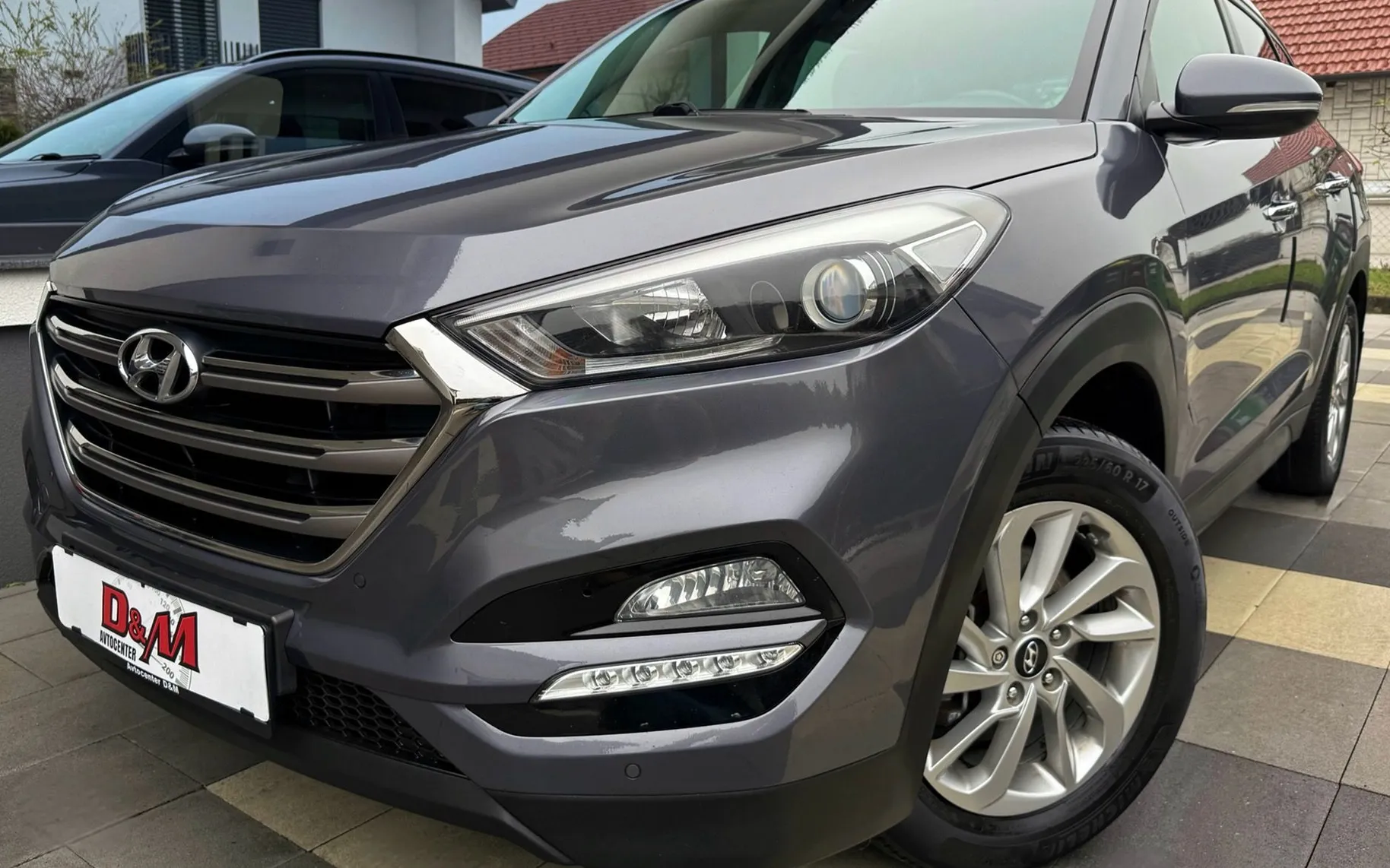 Zunanja slika - Hyundai Tucson - 1.7 CRDI|P4NORAMA|KAMERA|VLEČNA KLJUKA|17COL - 1