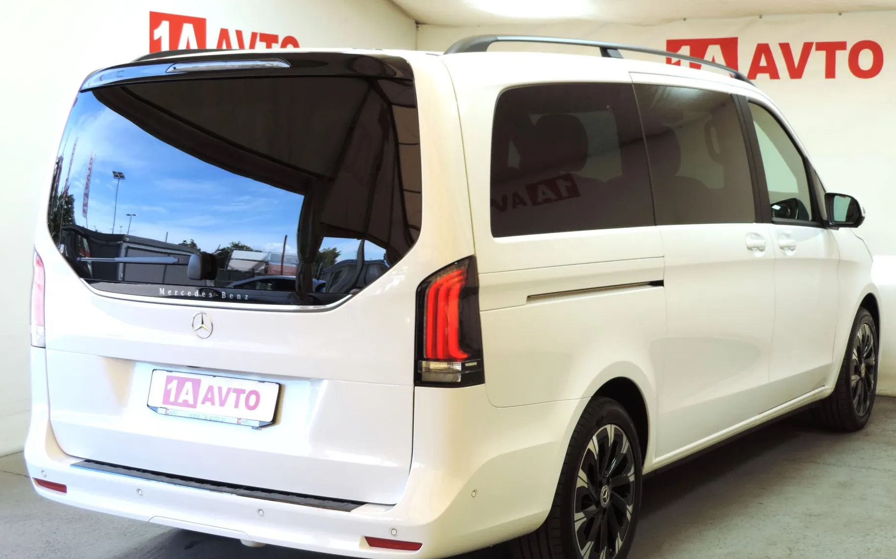 Zunanja slika - Mercedes-Benz V-Razred - V 300 d Style dolgi Avt. LED-ACC-7.SEDEŽEV-KAMERA - 5