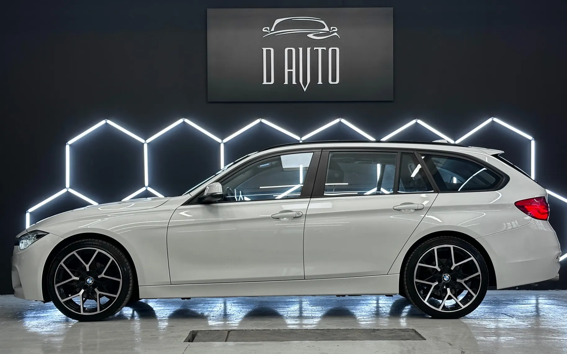 Zunanja slika - BMW serija 3 Touring: - serija 3  318d AT+NAVI+LED+SAMO 122000km - 4