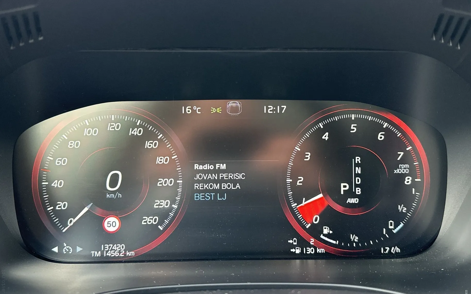 Notranja slika - Volvo XC60 - T8 Recharge Twin Engine AUT  Zračno Kljuka Pano... - 18